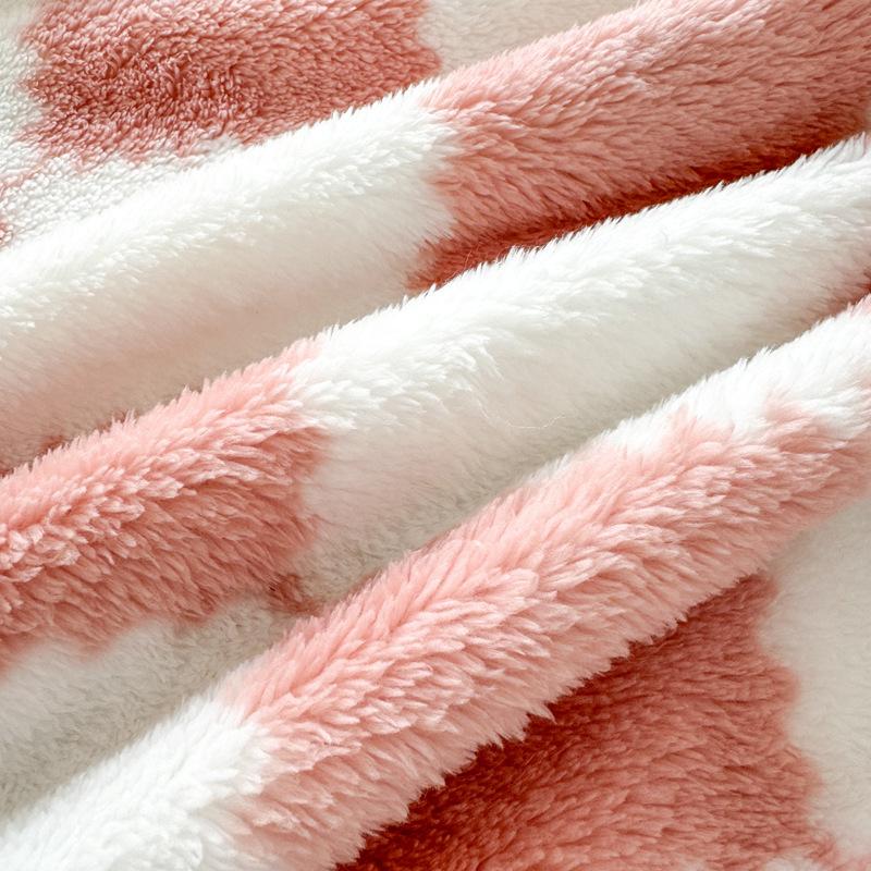 Checkerboard Pattern Blanket, 1 Count 350gsm Soft Comfortable Throw Blanket, Flannel Fleece Blanket, Breathable Soft Blanket, Room Accessories Warm Napping Blanket for Home Office Travel, Bedroom Refresh Decor, Room Accessories, Soft Blankets