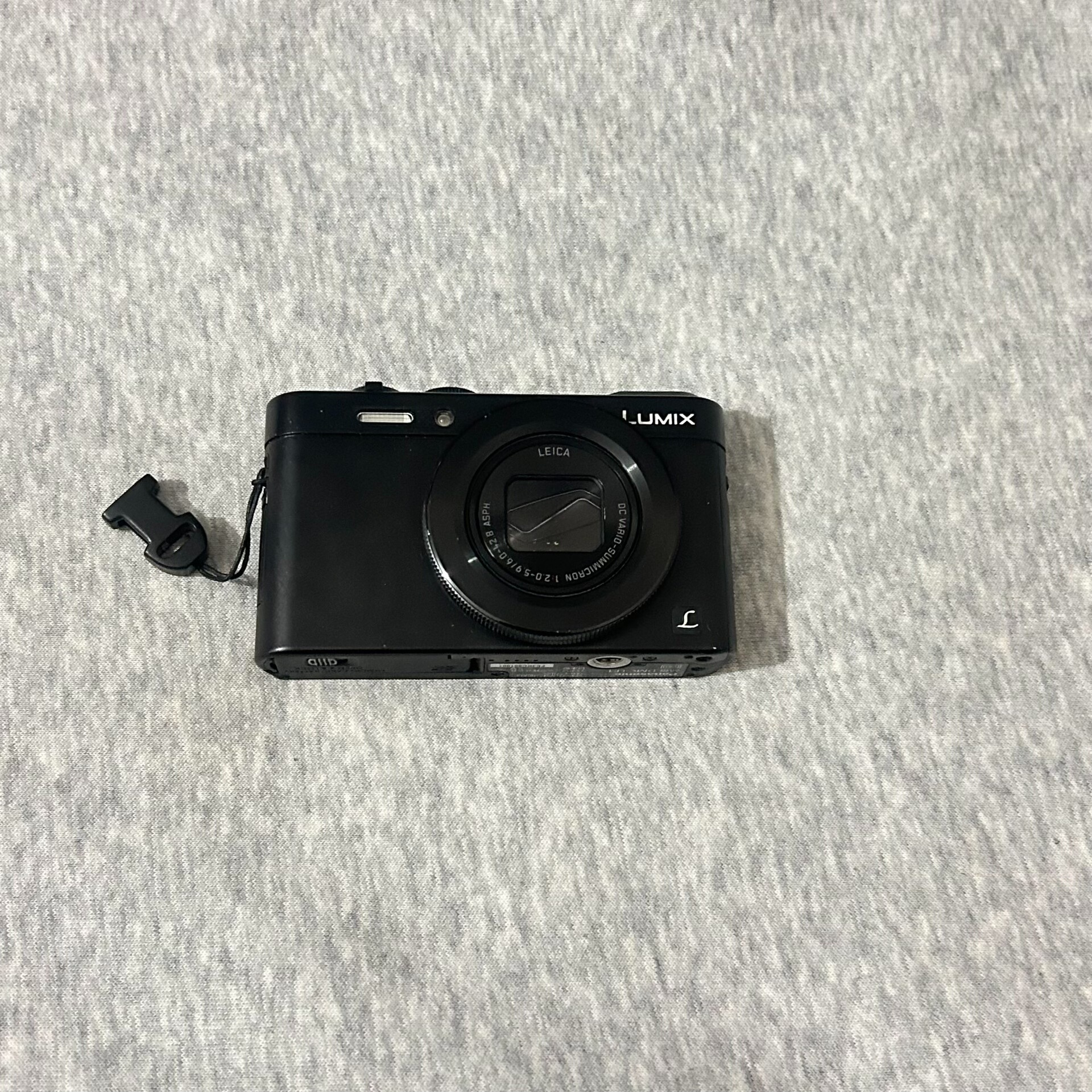 Panasonic LUMIX DMC-LF1 12.1MP Camera - Black - Working