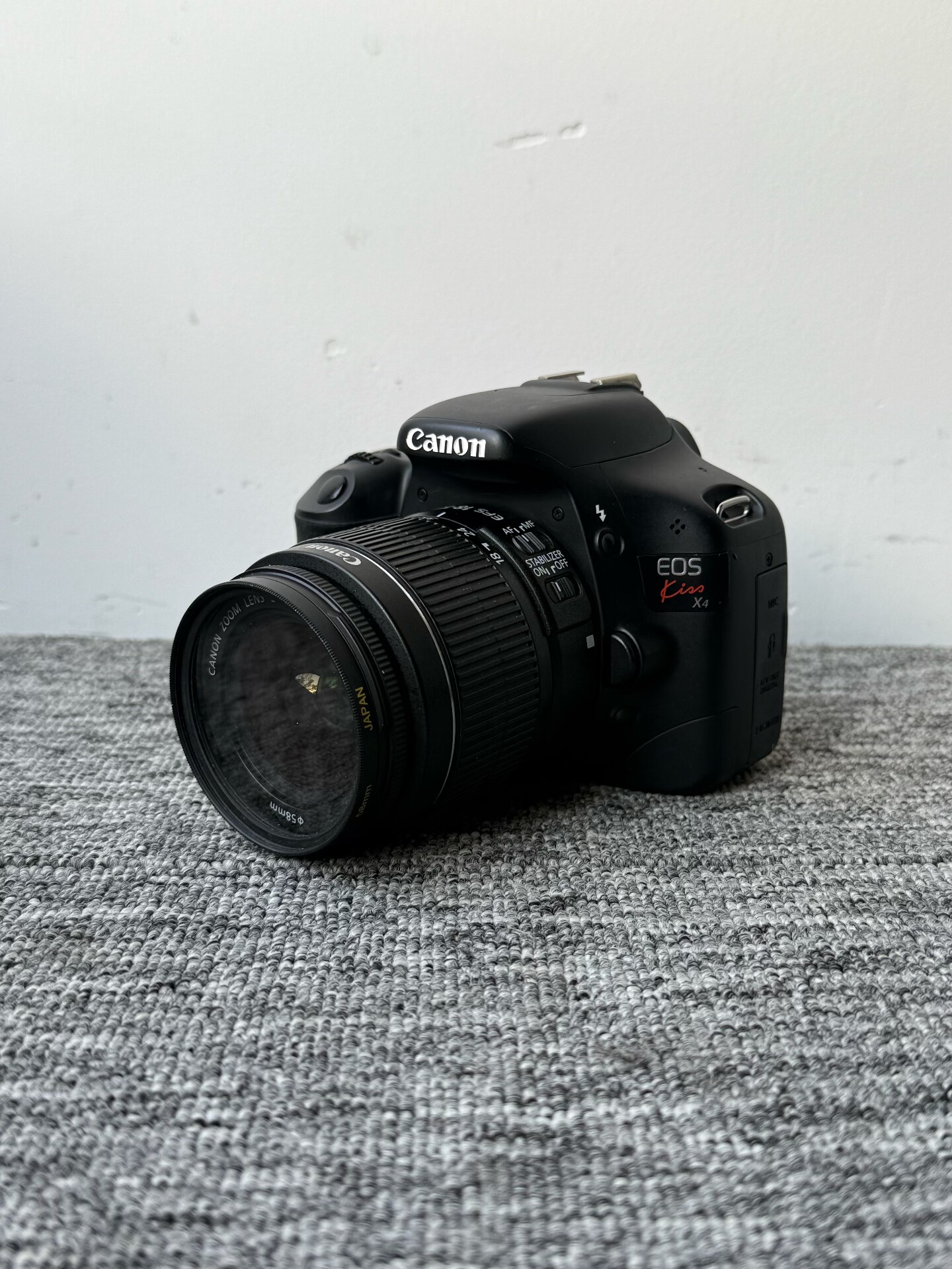 Canon EOS 550D / T2i 18.0MP Digital SLR Camera with EF-S IS 18-55mm Lens - Black