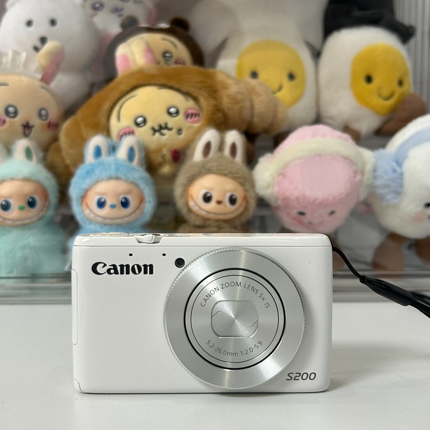 Canon Digital Camera PowerShot S200 F 2.0 Wide Angle 24mm Optical 5x Zoom White