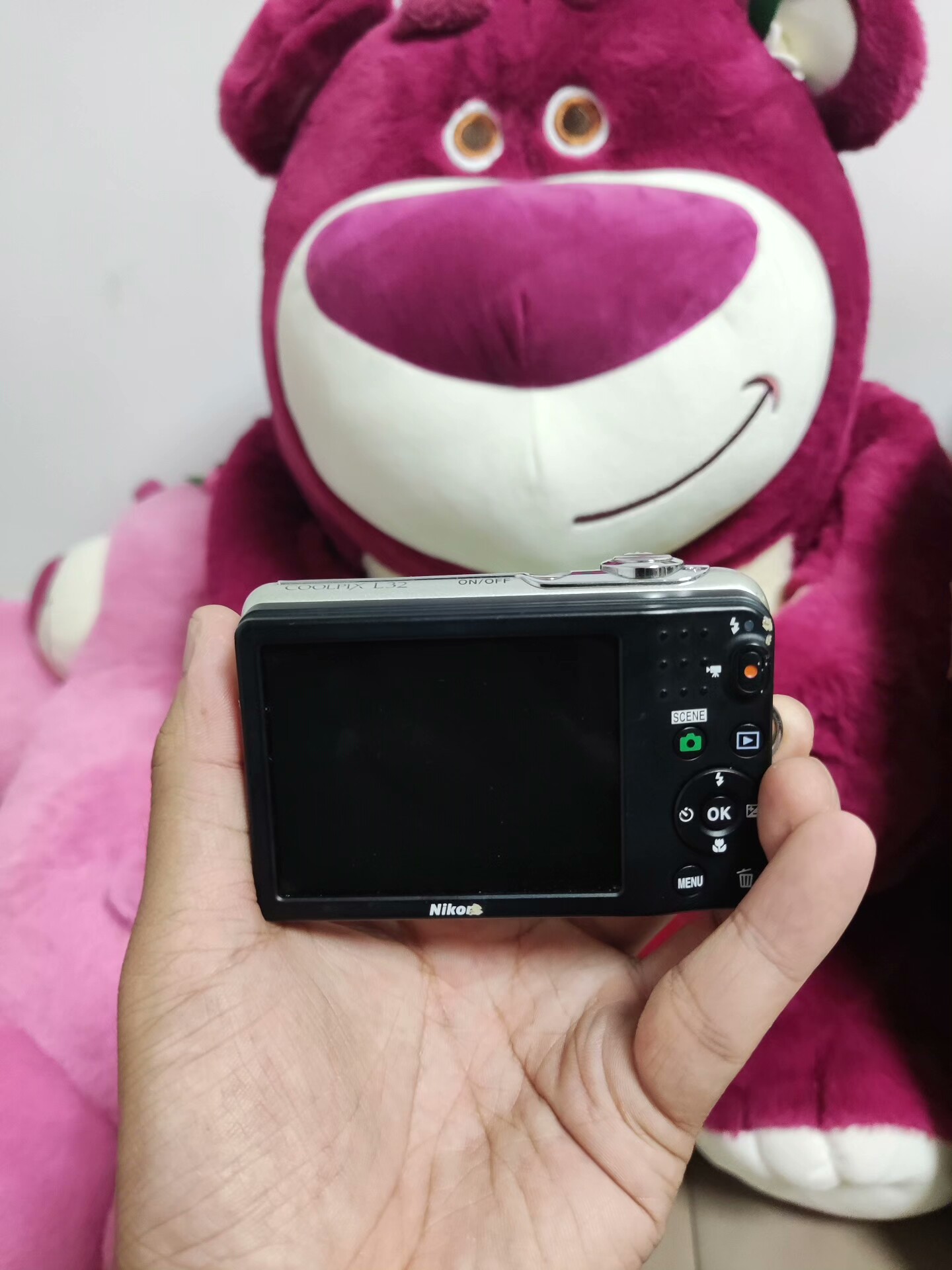 Nikon COOLPIX L32 Silver 20.1 MP Digital Camera