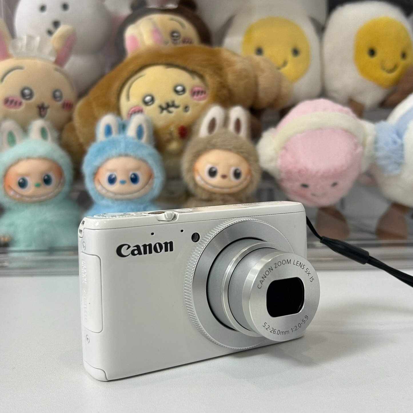 Canon Digital Camera PowerShot S200 F 2.0 Wide Angle 24mm Optical 5x Zoom White