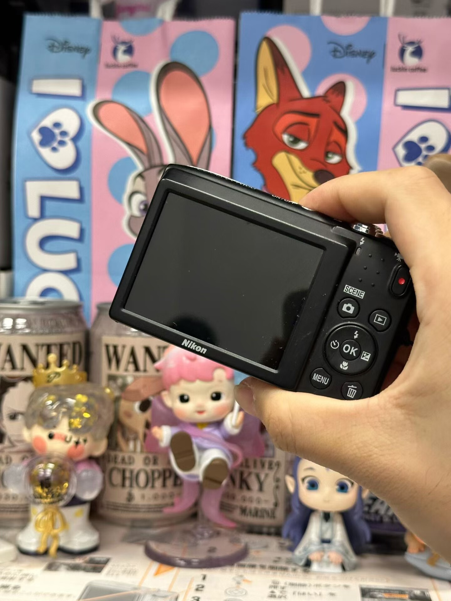 Nikon COOLPIX A100 Compact Digital Camera Silver 20.0MP Tested