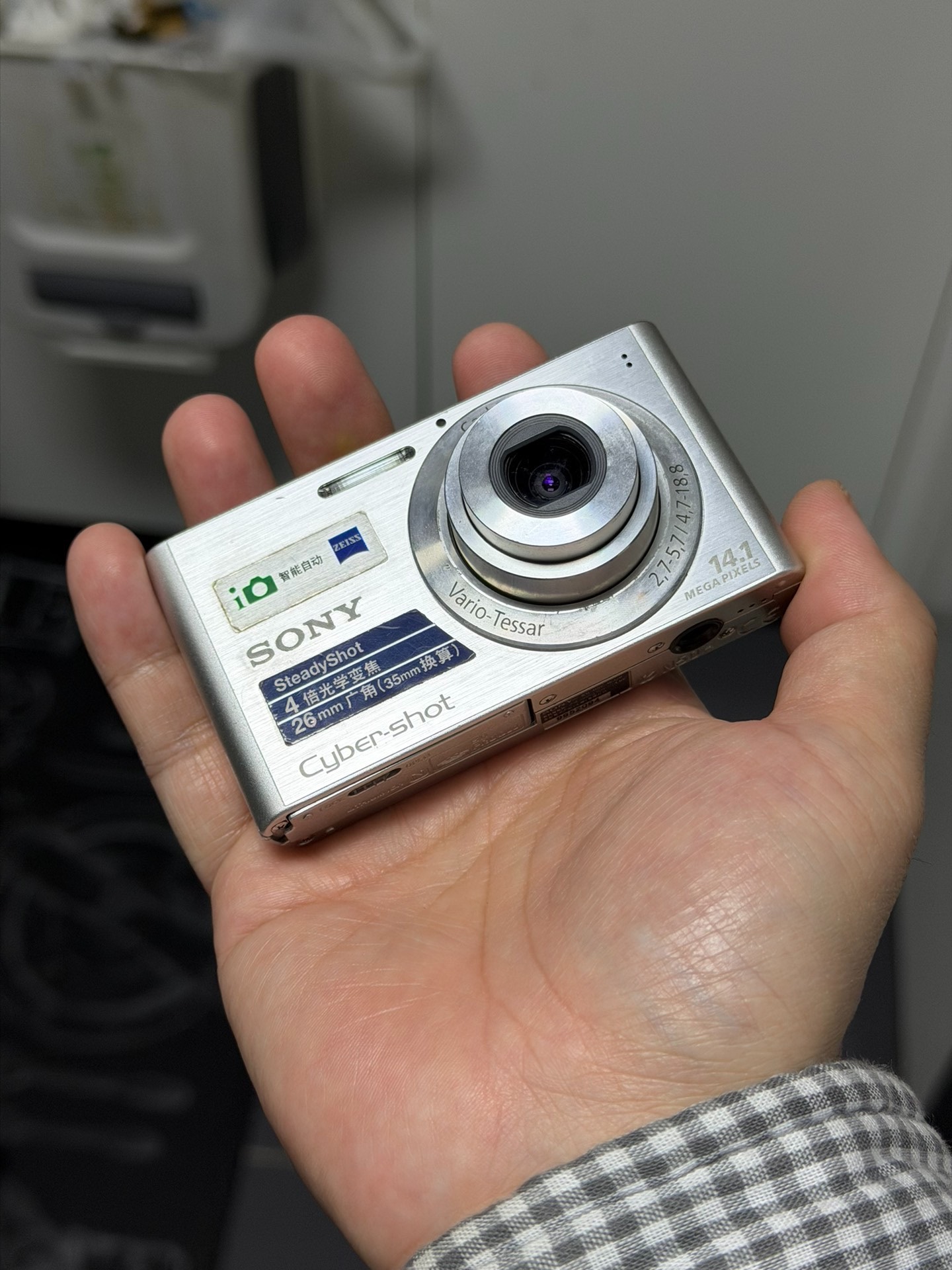 SONY DSC-W320 Digital Camera Cyber-shot 14.10 MP 3.0 x Zoom 85% new 2.7" English