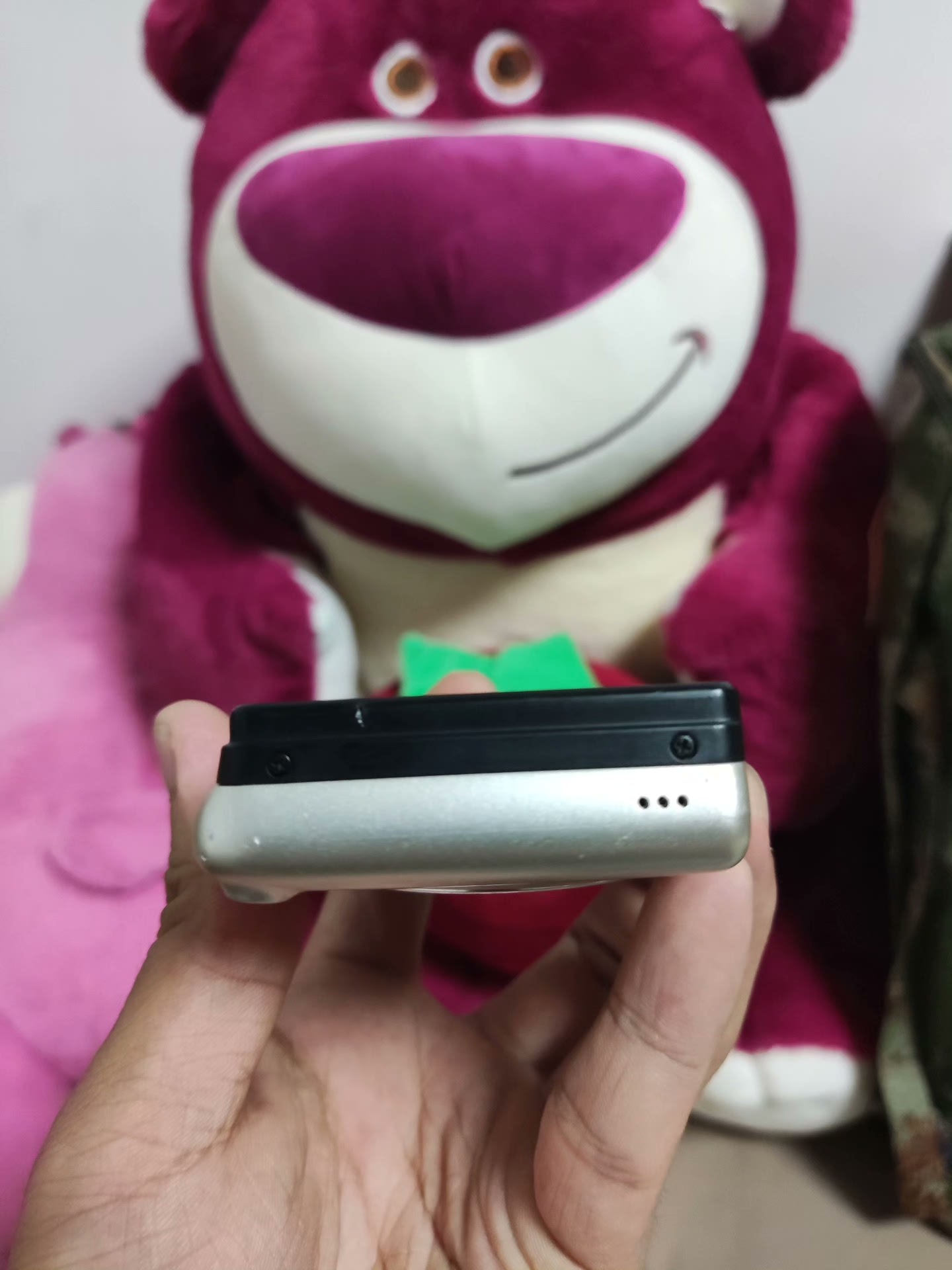 Nikon COOLPIX L32 Silver 20.1 MP Digital Camera