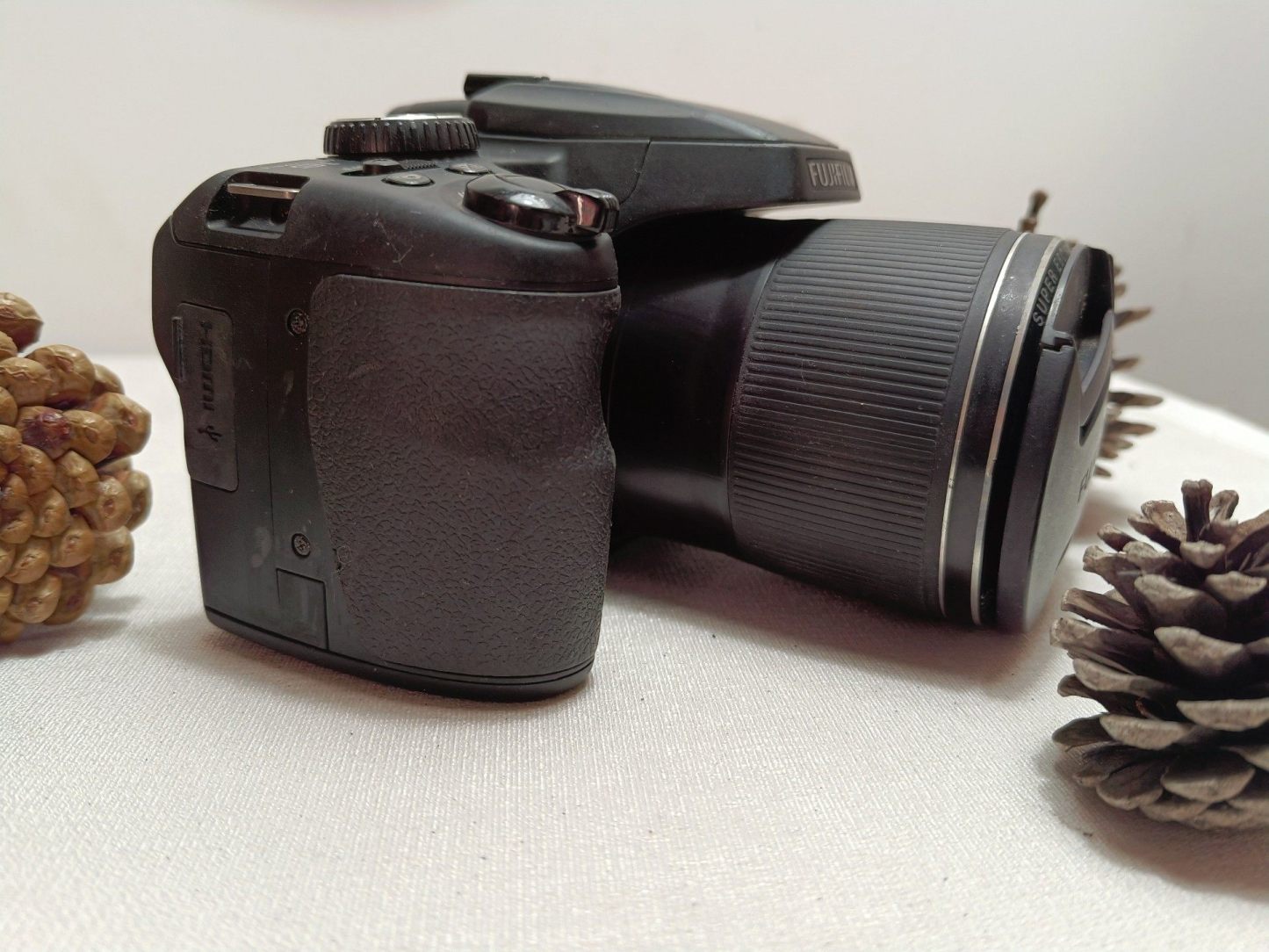 FUJIFILM FINEPIX SL1000 Digital Camera