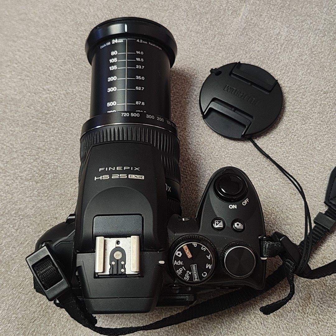 FUJIFILM FINEPIX HS 25 EXR W 4.2-126MM F/2.8-5.6 30X ZOOM LENS