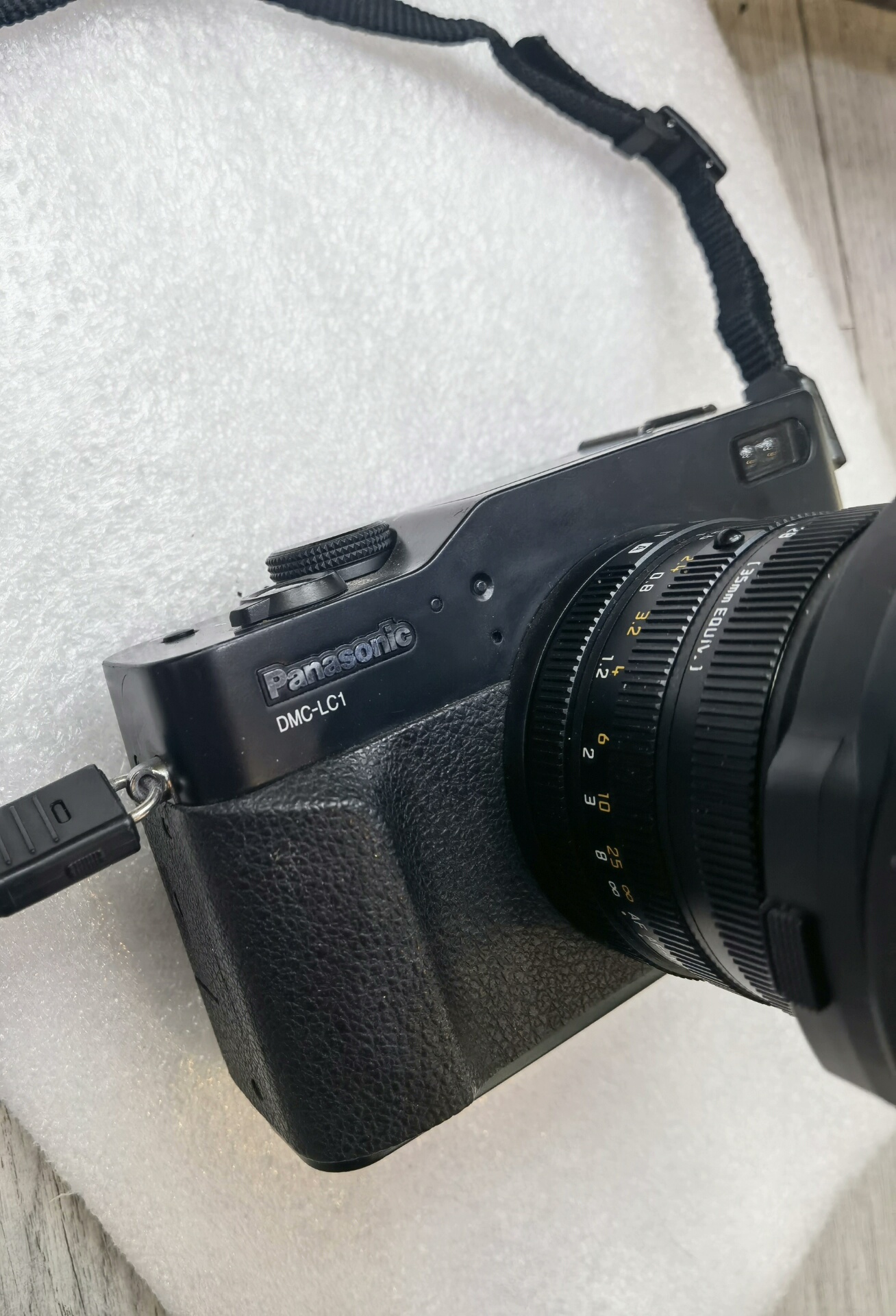 Panasonic Lumix DMC-LC1 Digital Compact Leica 7-22.5mm