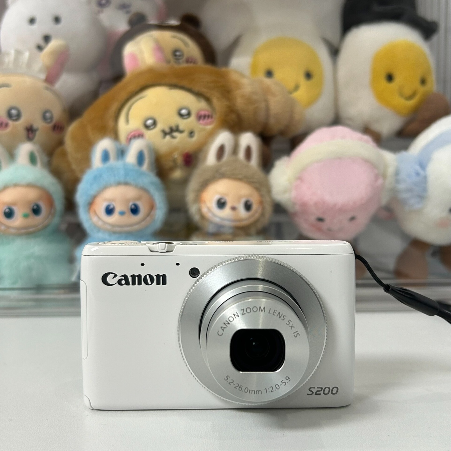 Canon Digital Camera PowerShot S200 F 2.0 Wide Angle 24mm Optical 5x Zoom White