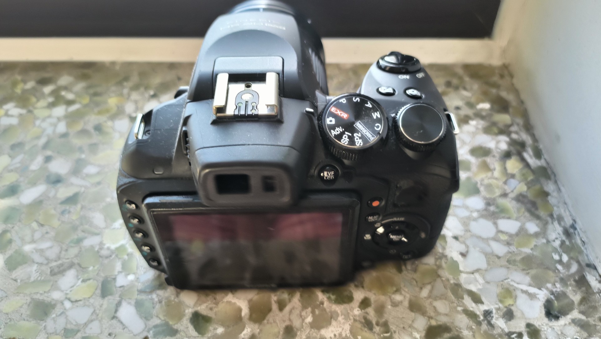 Fujifilm FinePix HS Series HS20EXR 16.0MP Digital Camera Black