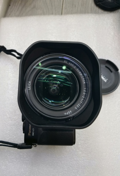 Panasonic Lumix DMC-LC1 Digital Compact Leica 7-22.5mm