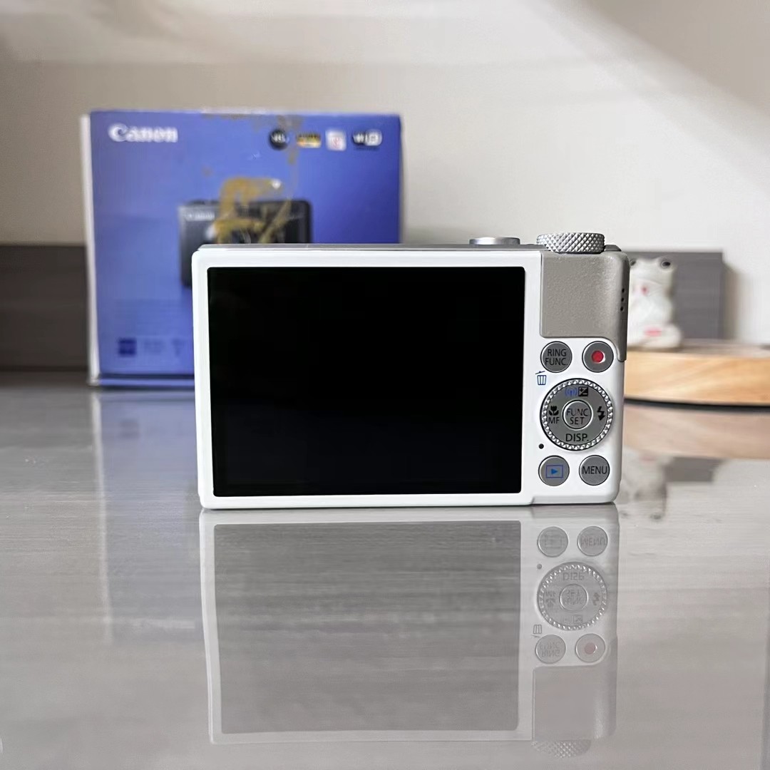 Canon PowerShot S110 12.1 MP Compact Digital Camera White