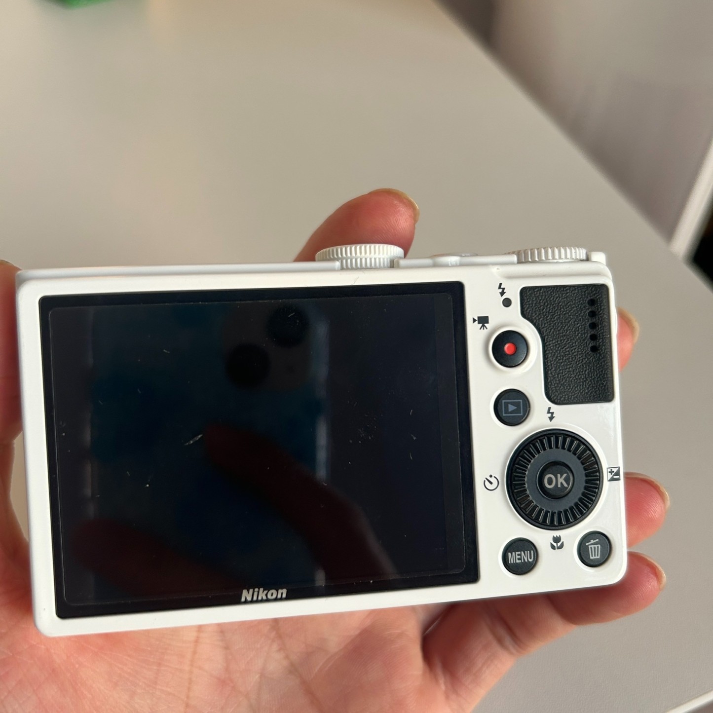 Nikon Coolpix P310 White 16.1MP Compact Digital Camera 