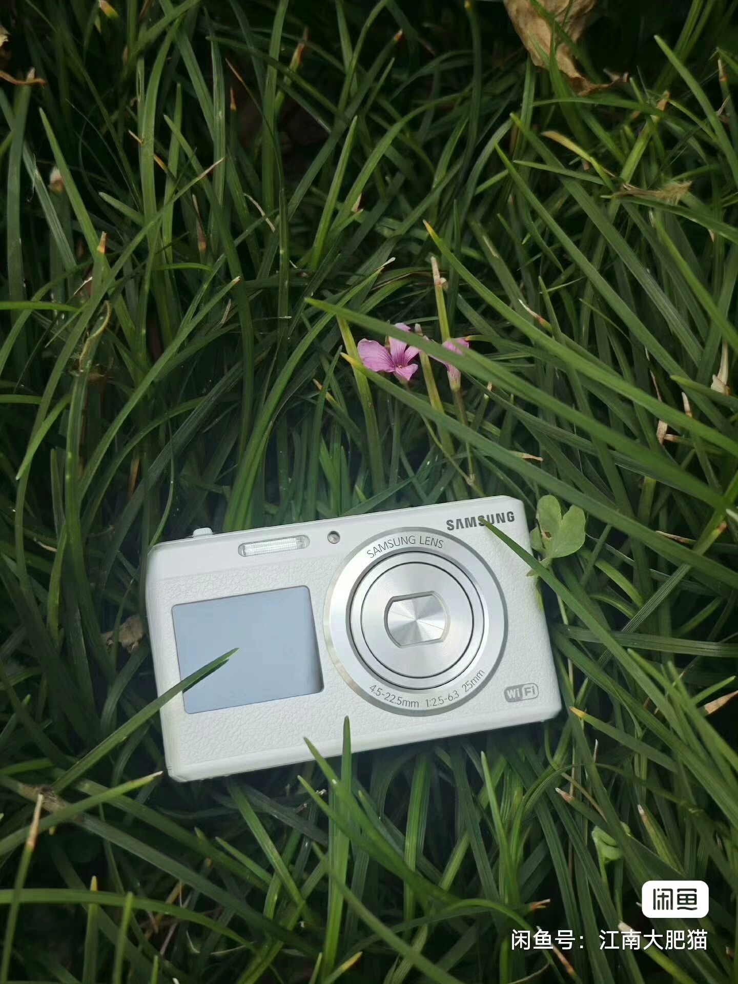 Samsung DV180F Digital Camera Dual Screen 16 MP 5x Optical Zoom English Language