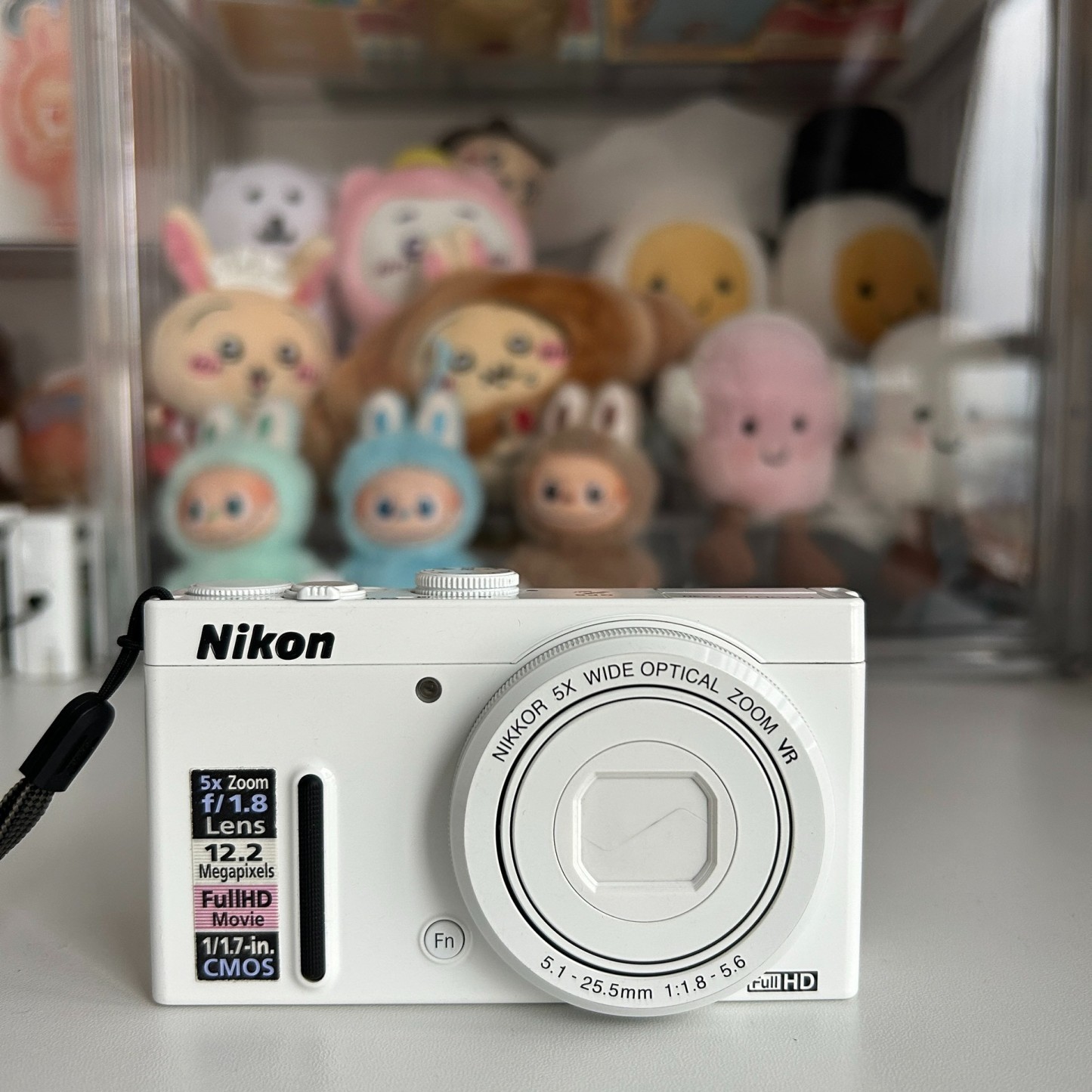 Nikon COOLPIX P330 White/Black Digital Camera 12.2MP 5x Zoom GPS Full HD RAW NRW