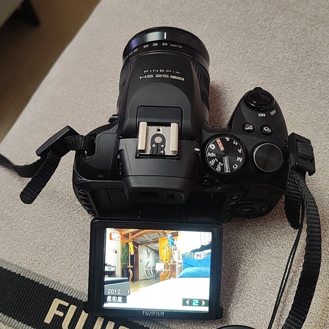 FUJIFILM FINEPIX HS 25 EXR W 4.2-126MM F/2.8-5.6 30X ZOOM LENS