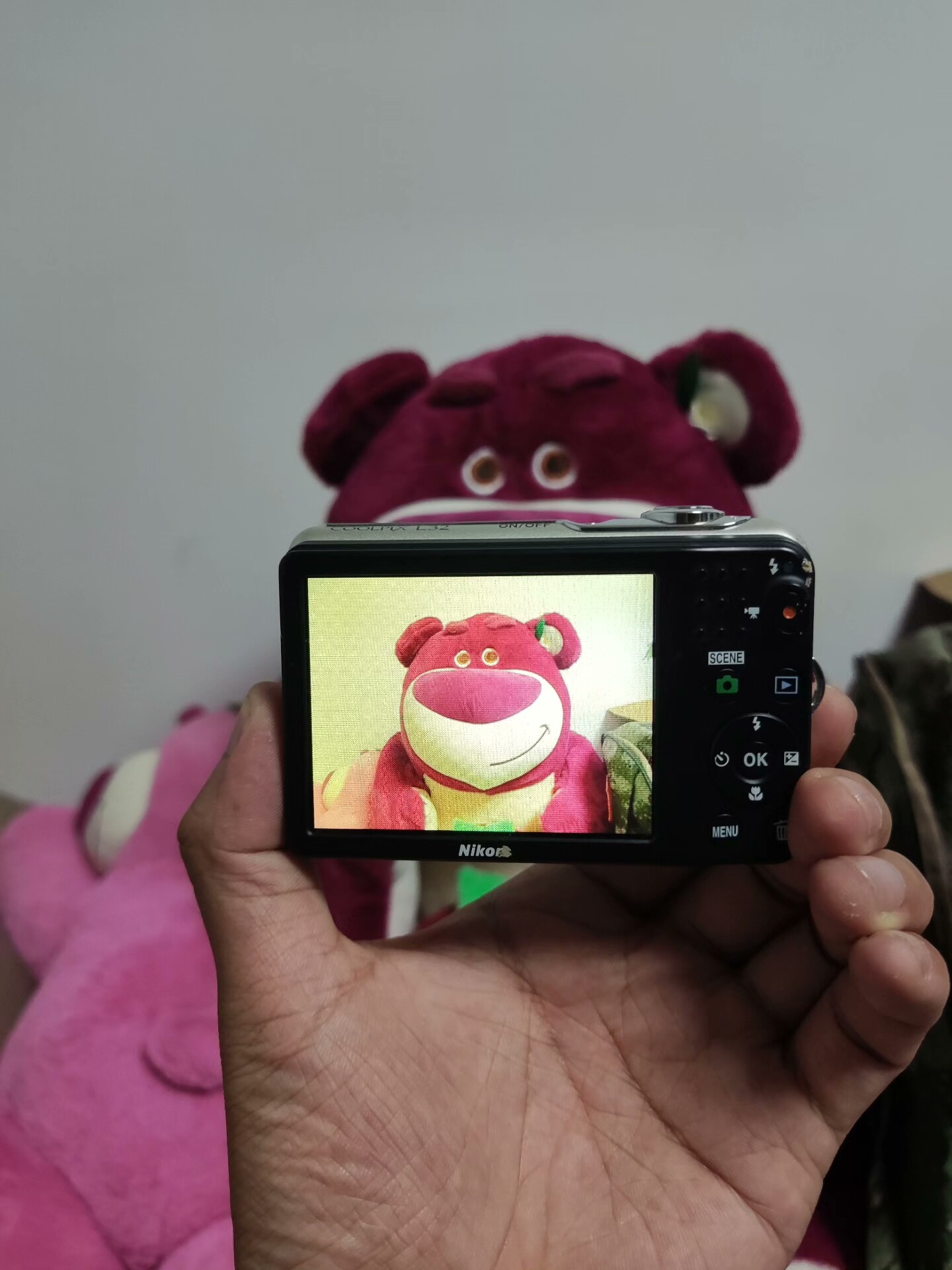 Nikon COOLPIX L32 Silver 20.1 MP Digital Camera