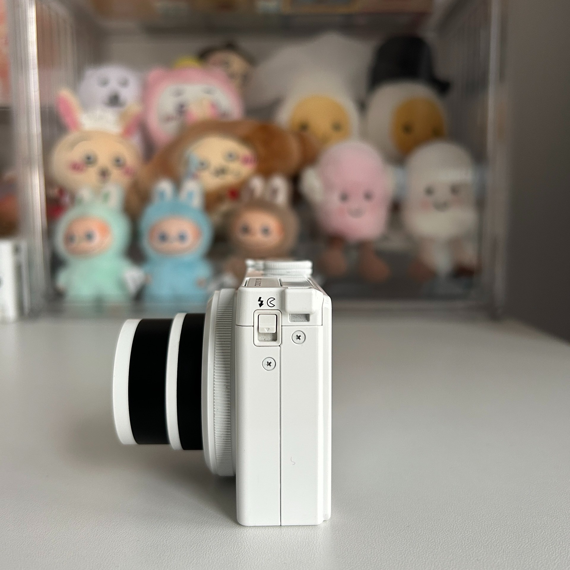 Nikon COOLPIX P330 White/Black Digital Camera 12.2MP 5x Zoom GPS Full HD RAW NRW