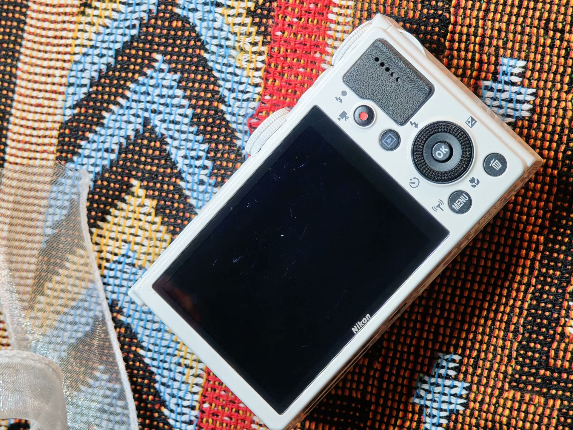 Nikon COOLPIX P340 Compact Digital Camera 12.0MP Optical white English Language