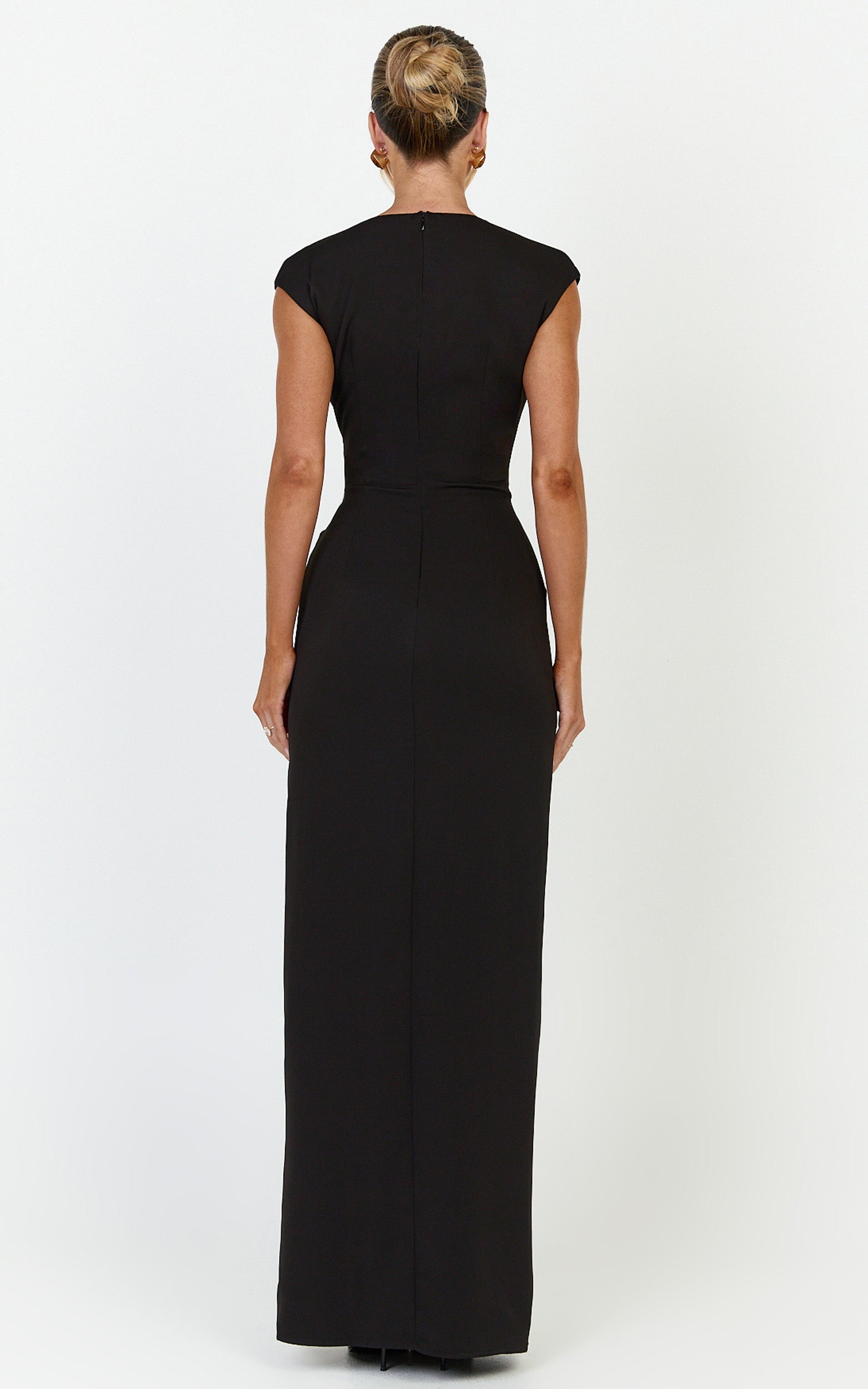 Lilo Maxi Dress - V Neck Cap Sleeve Dress in Black - View 8