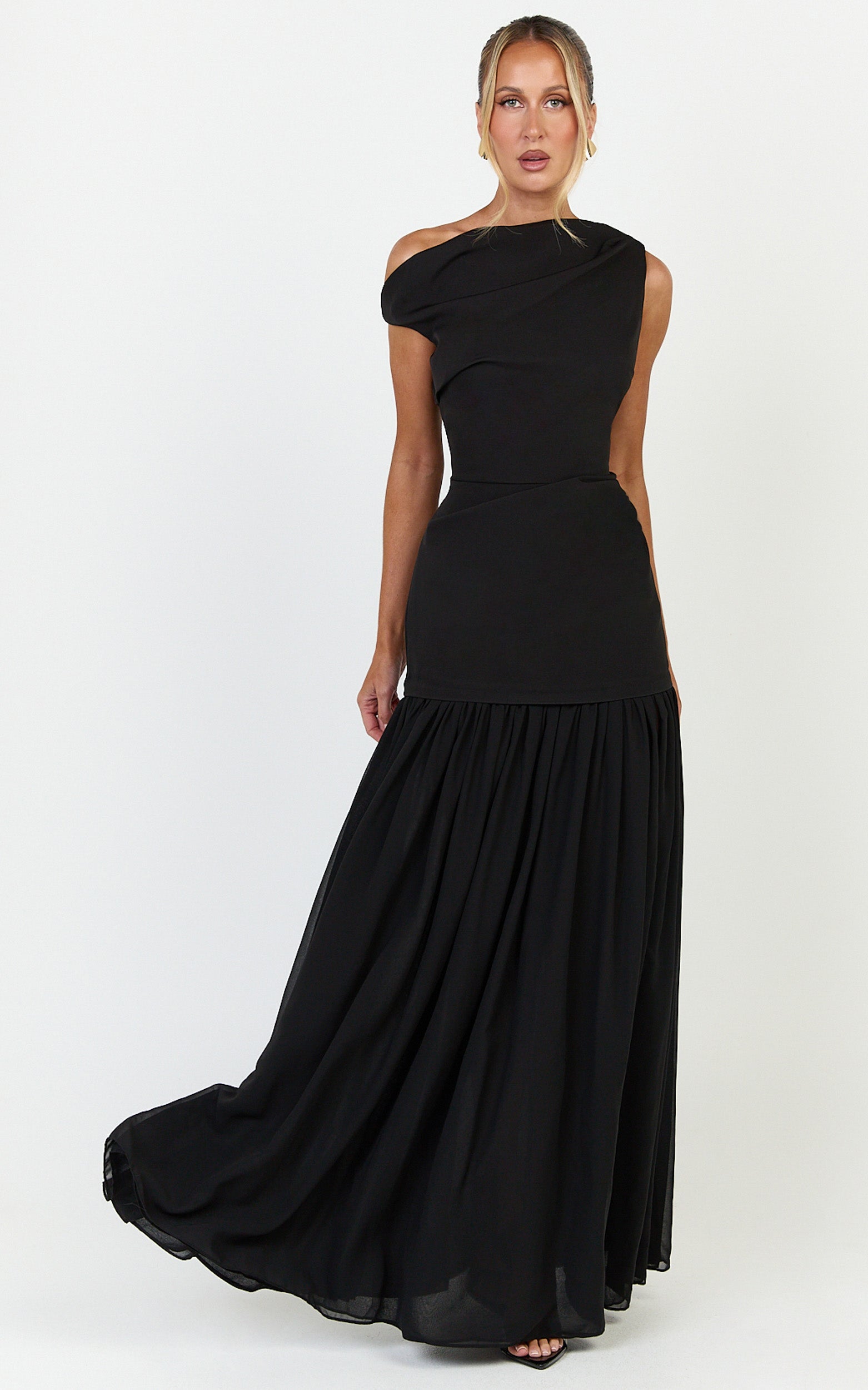 Azure Maxi Dress - Tipped Shoulder Dress With Tuck Detail and Leg Split in Black - View 3