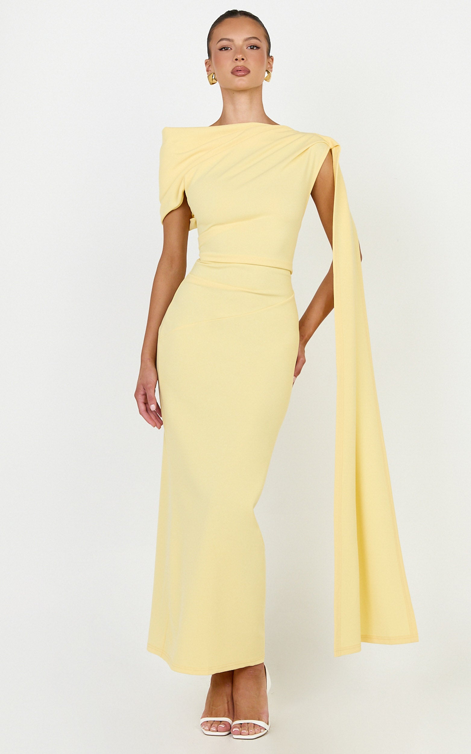 Visenta Midi Dress - Asymmetrical Sleeve Dress in Yellow - View 4
