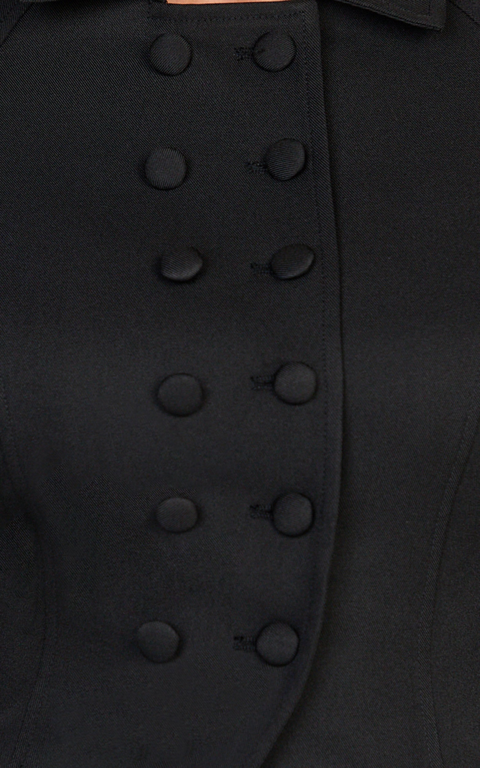 Lioness - Form Jacket in Noir - View 6