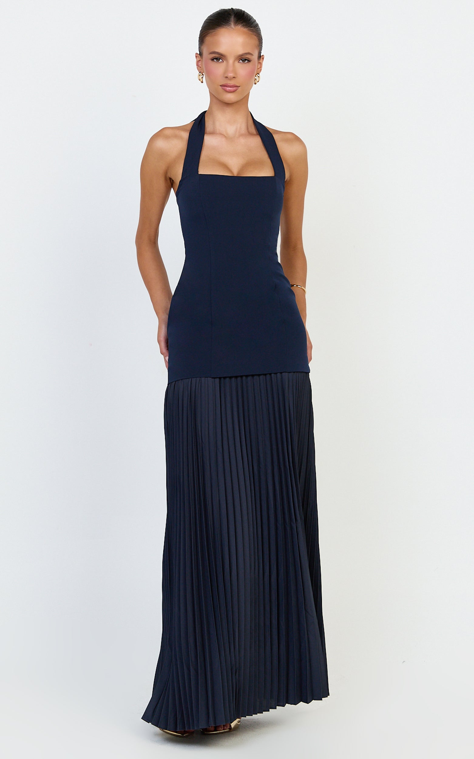 Loretta Maxi Dress - Contrast Halter Neck Pleated Dress in Navy - View 4