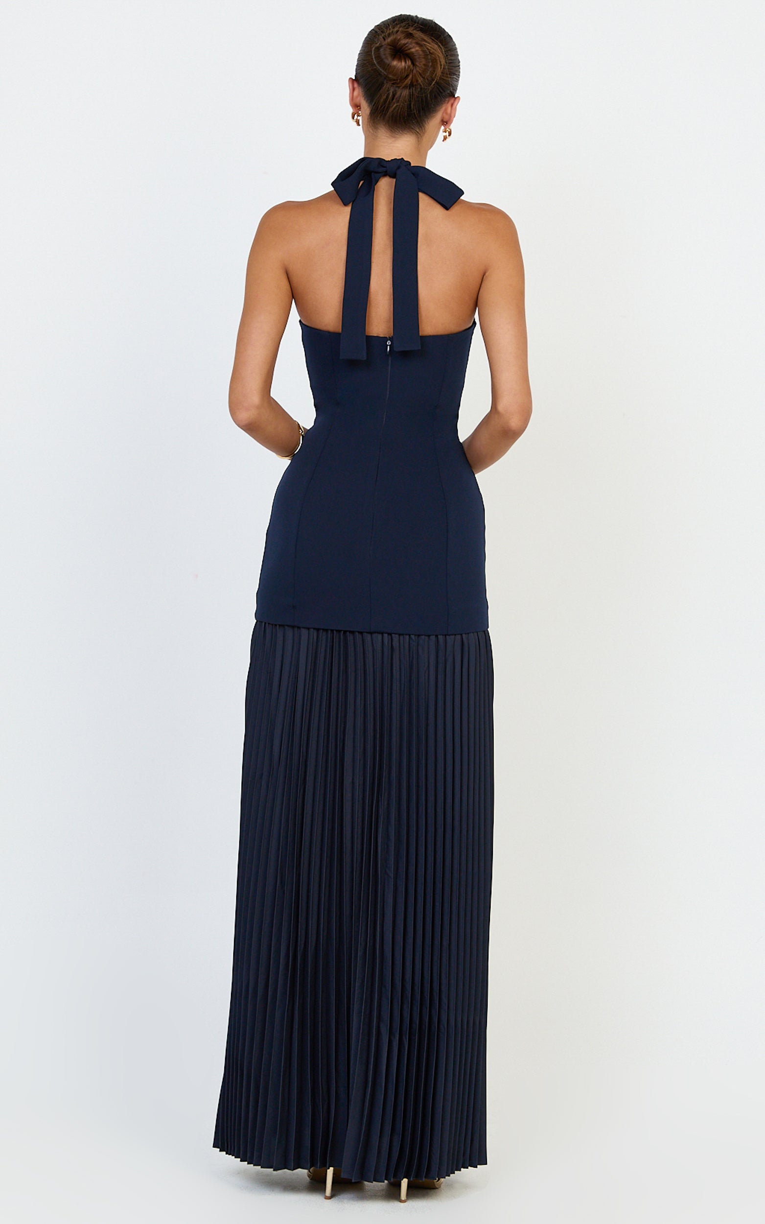 Loretta Maxi Dress - Contrast Halter Neck Pleated Dress in Navy - View 5