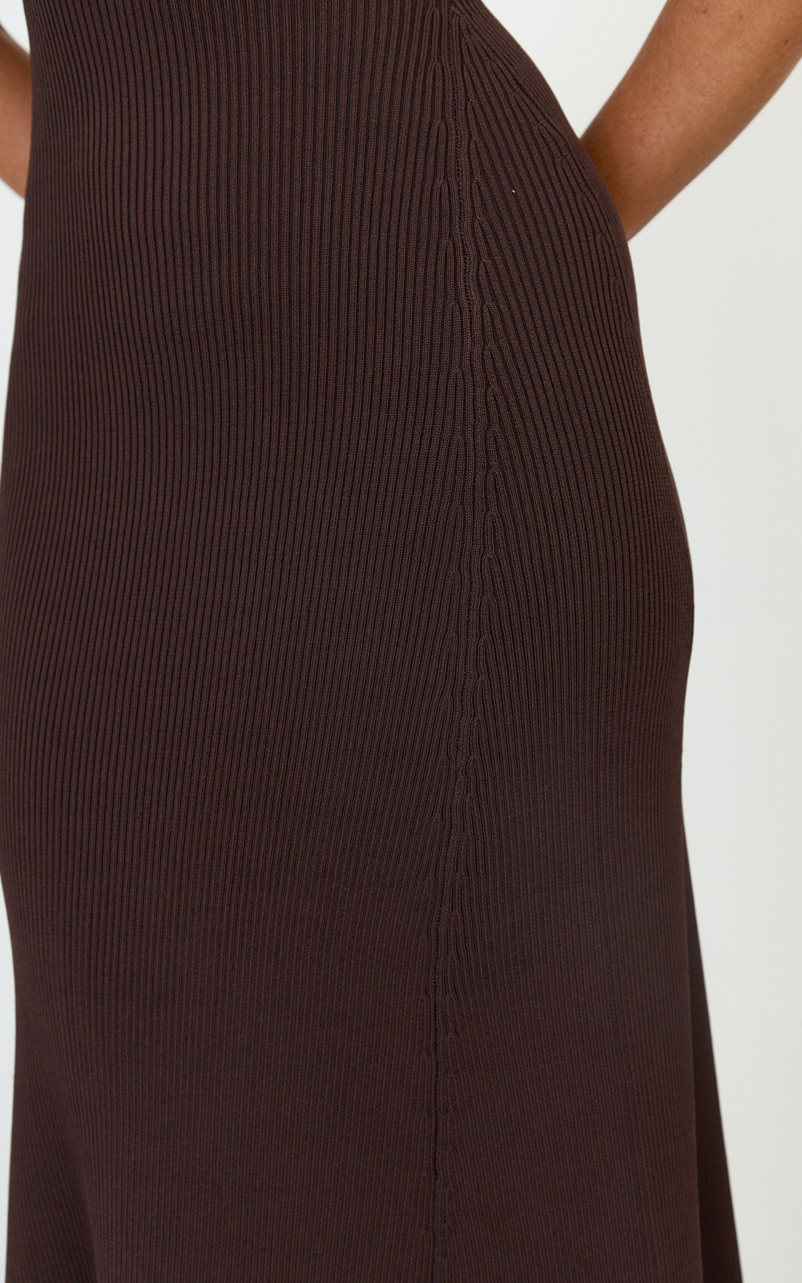 Lanie Midi Dress - Knitted Crew Neck Short Sleeve Dress in Chocolate - View 9