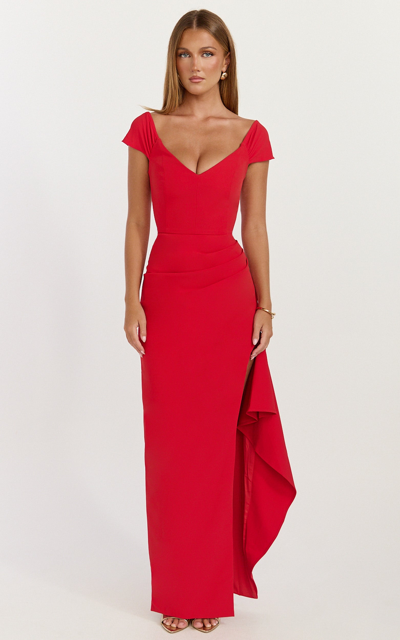 Skye Maxi Dress - V Shaped Neckline Short Sleeve Dress in Red - View 4