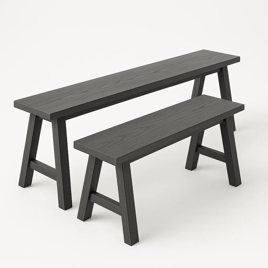 Bancos de madera en color gris oscuro