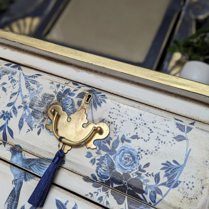 [Copy]Bohemian Vintage Electric Blue Winged Insect Botanical Motif Locker