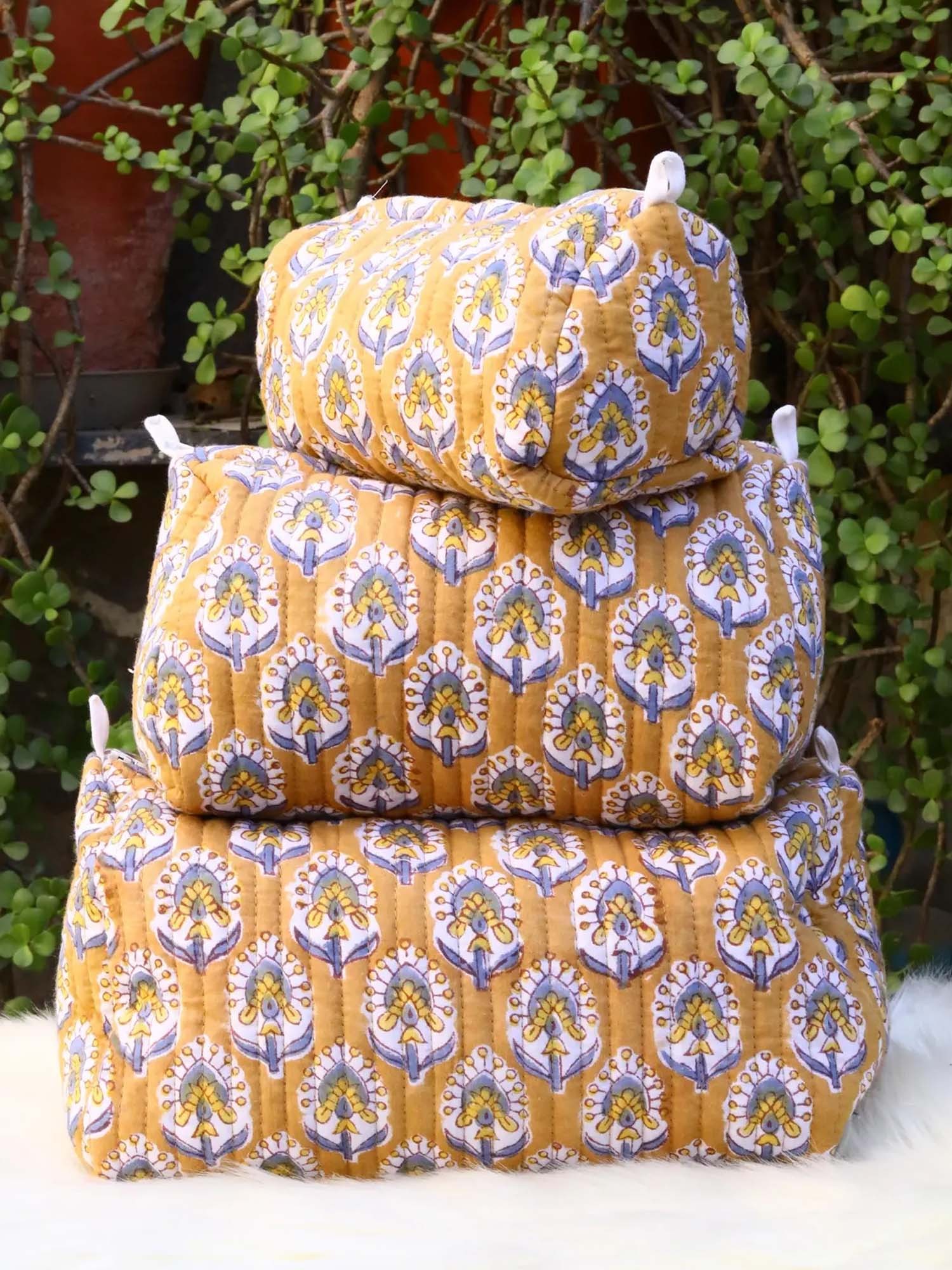 Vintage Flower Cotton Quilted Cosmetic Bag