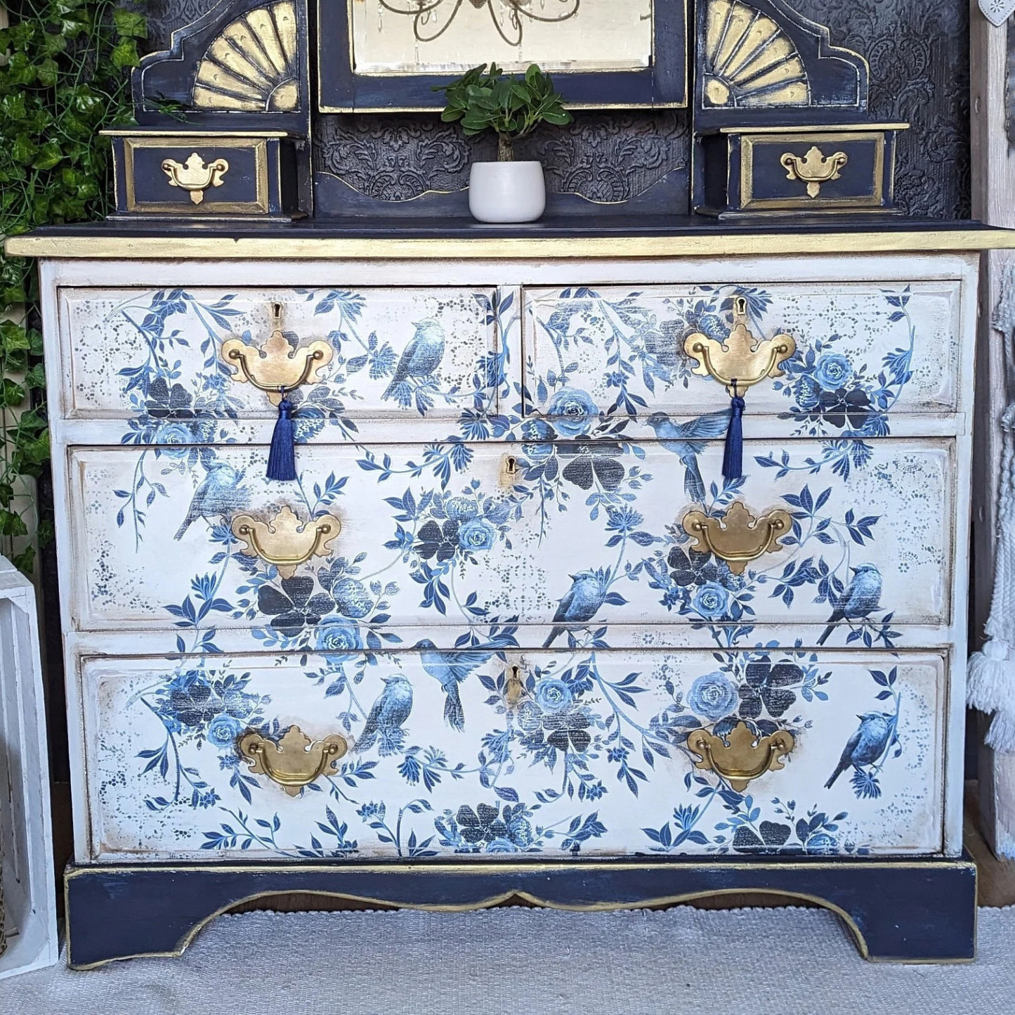 [Copy]Bohemian Vintage Electric Blue Winged Insect Botanical Motif Locker