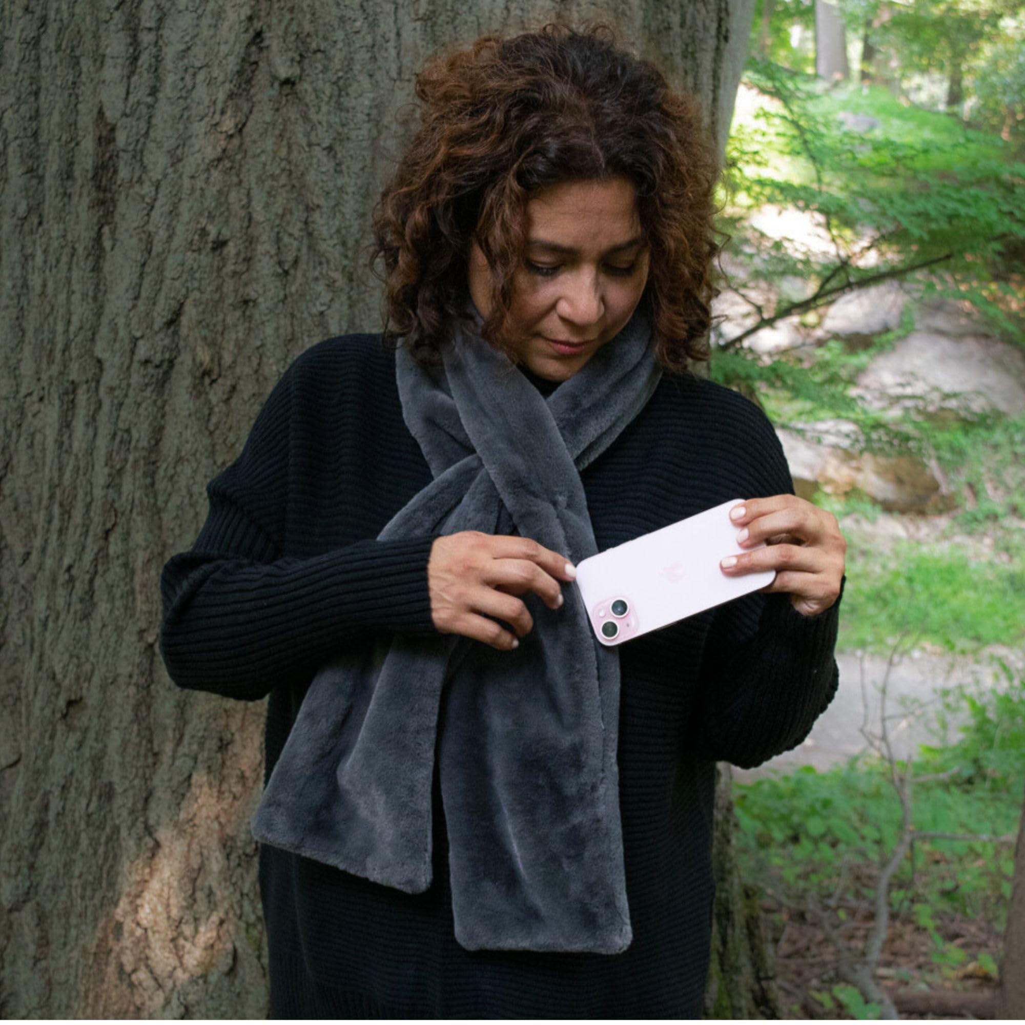 🔥LAST DAY 49% OFF – 🧣✨Faux Fur Scarf With Hidden Zipper Pocket For Cell Phone and Valuables