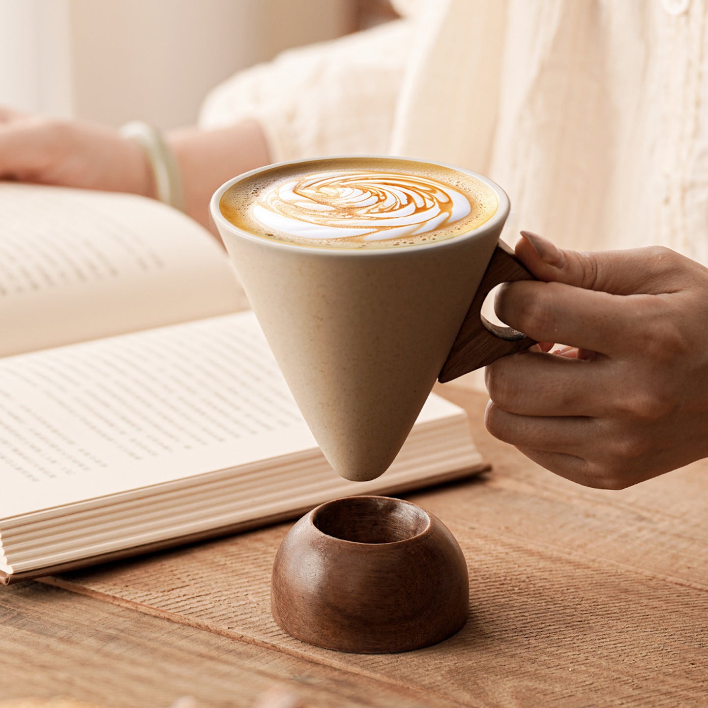 🔥Christmas Early Discount 49% OFF✨🎅Elegant Conical Coffee Cup☕
