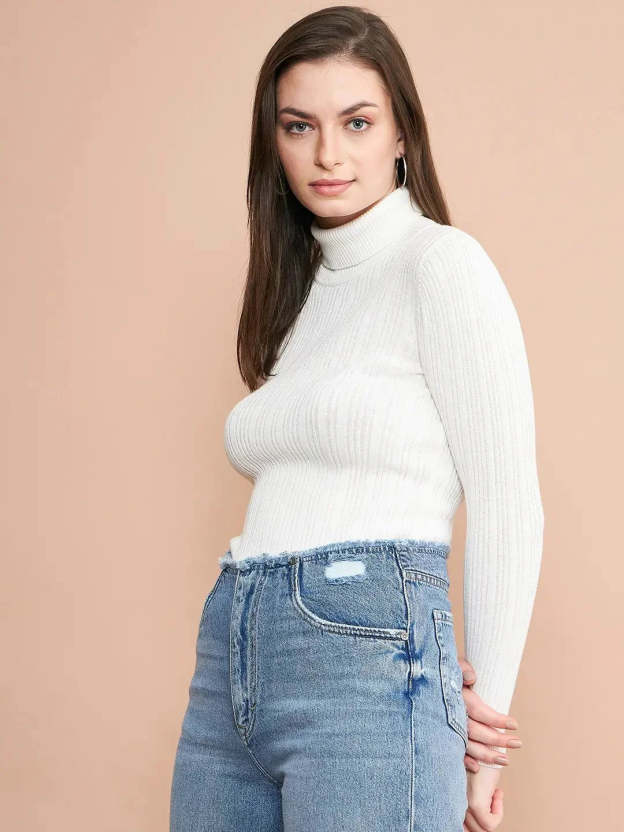 Ribbed White Turtle Neck Pullover