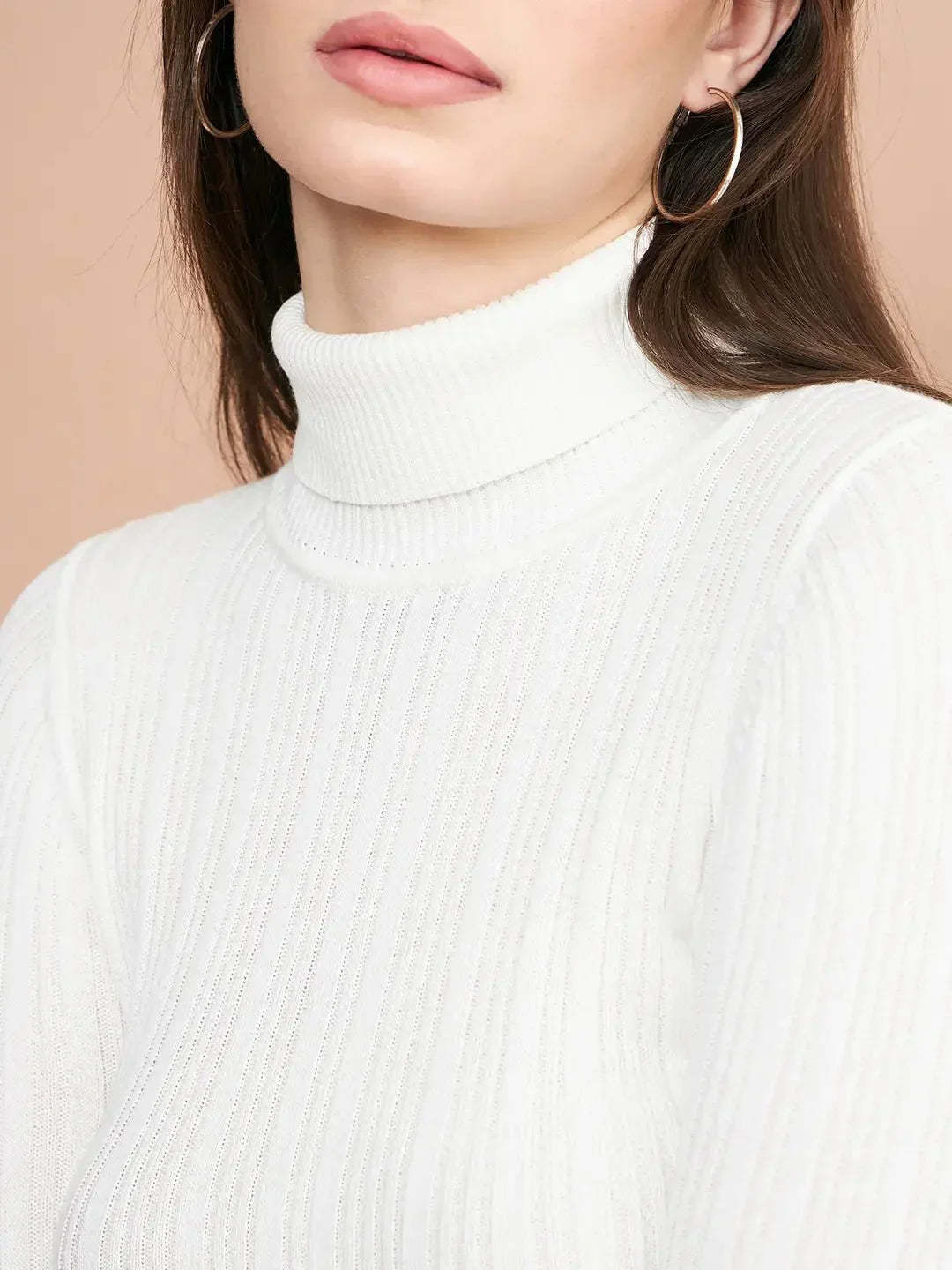 Ribbed White Turtle Neck Pullover