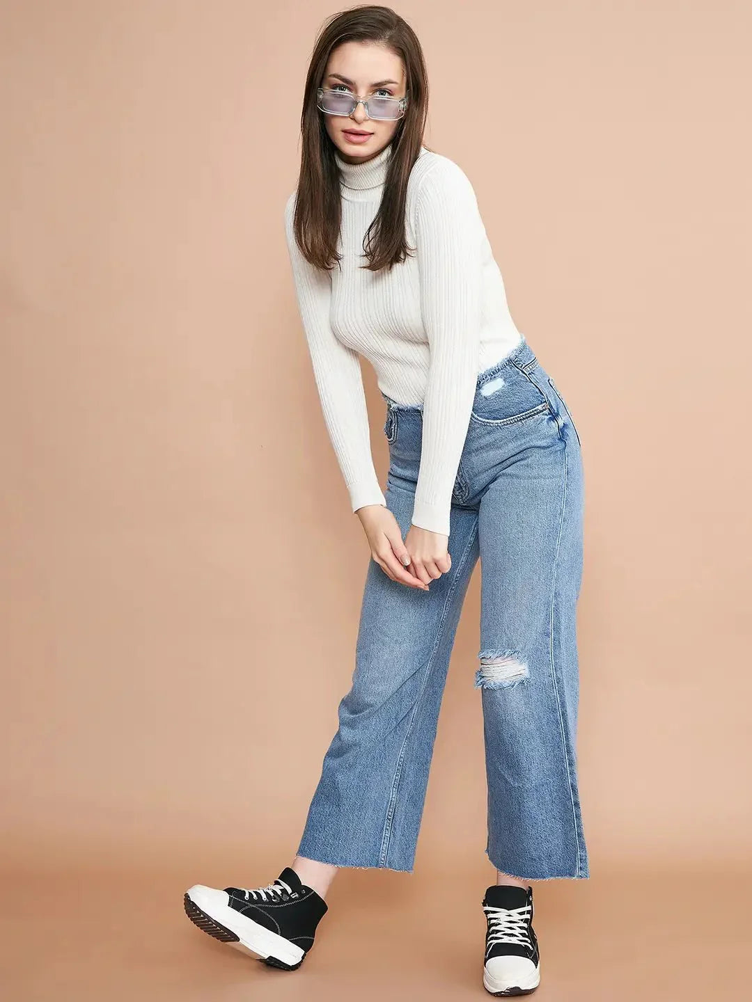 Ribbed White Turtle Neck Pullover