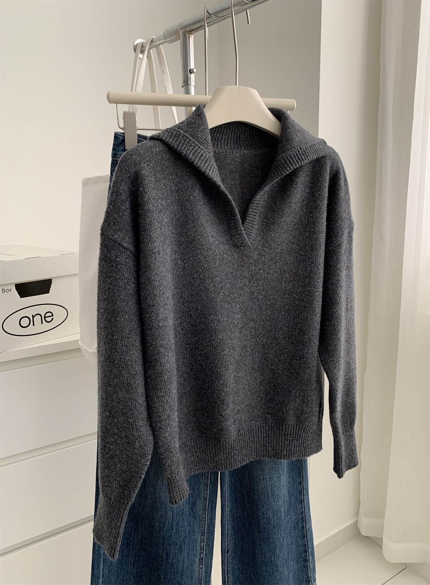 V-neck sweater women's knitted fall/winter relaxed style sweater