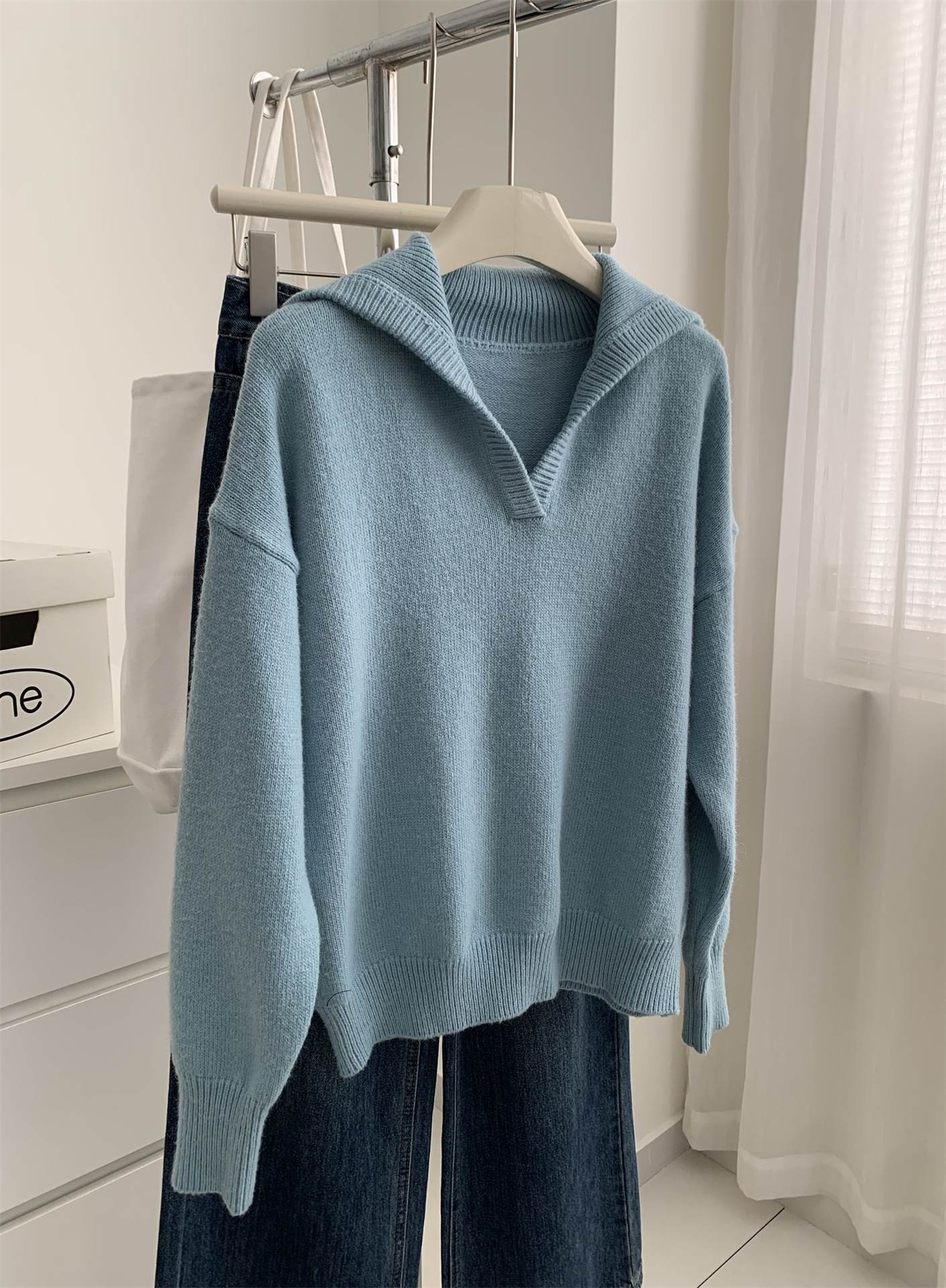 V-neck sweater women's knitted fall/winter relaxed style sweater