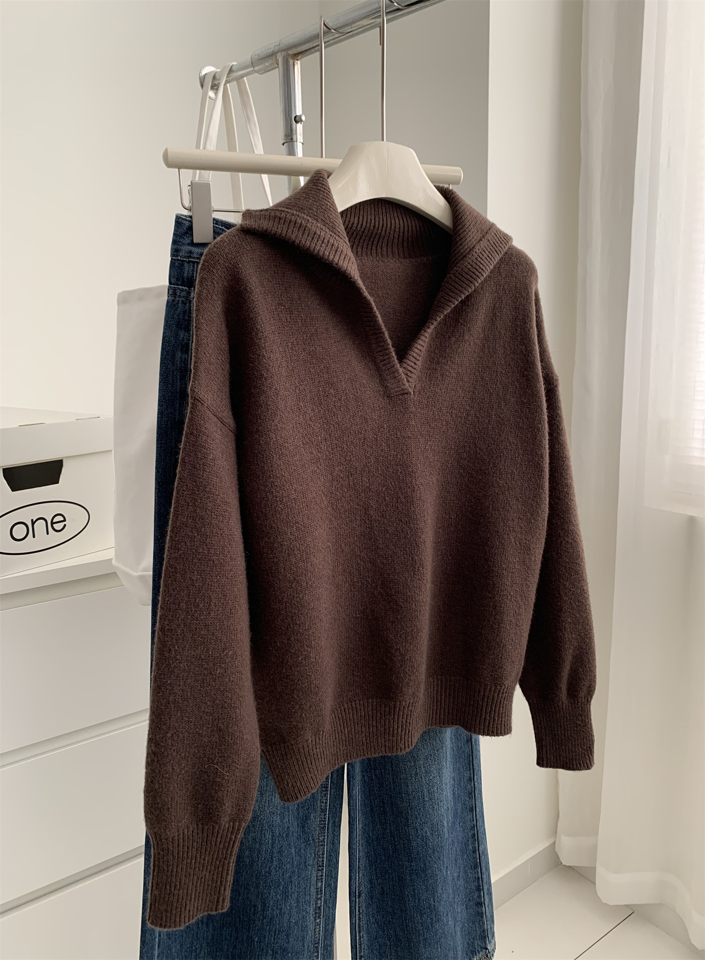 V-neck sweater women's knitted fall/winter relaxed style sweater