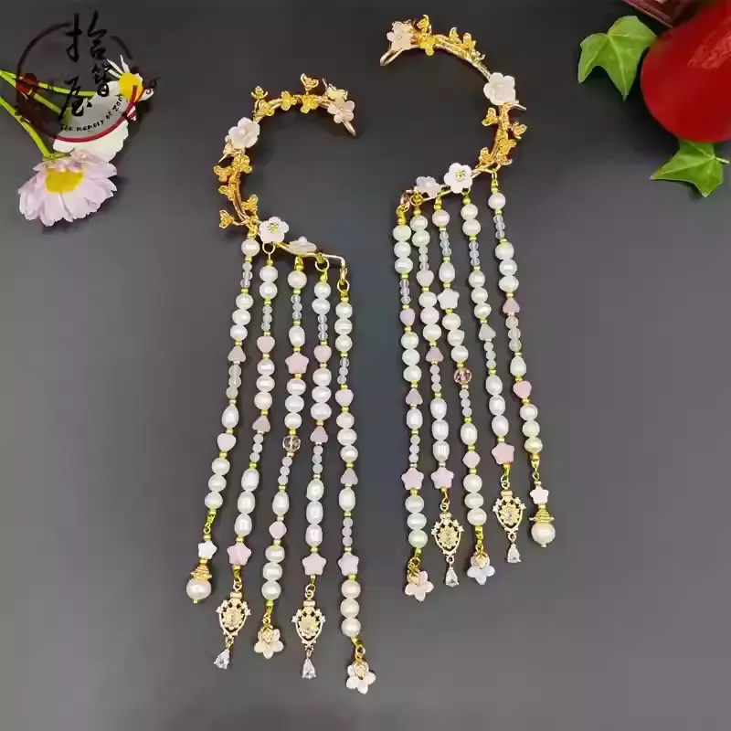 court retro earrings