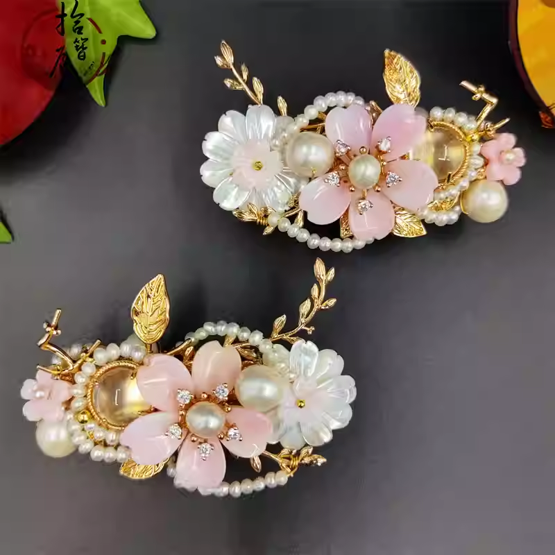 queen's pearl hair clip