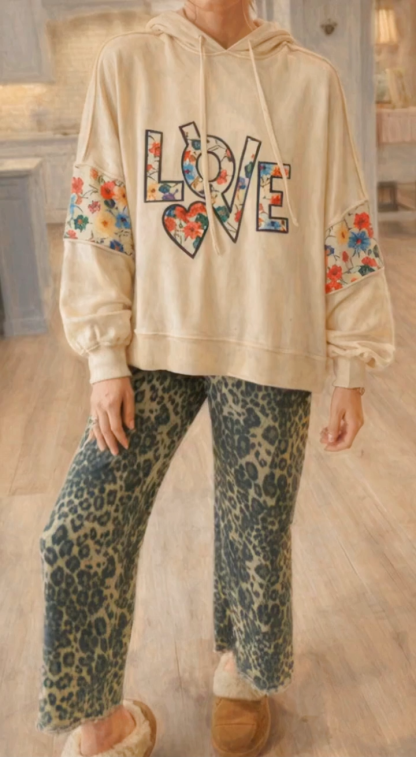 Loose-Fitting And Colorful Love Patch Hooded Sweatshirt