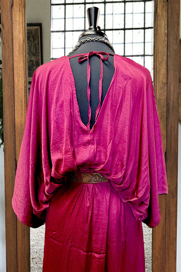 Elegant Flowing Waist-Cinching Batwing Sleeve Long Dress