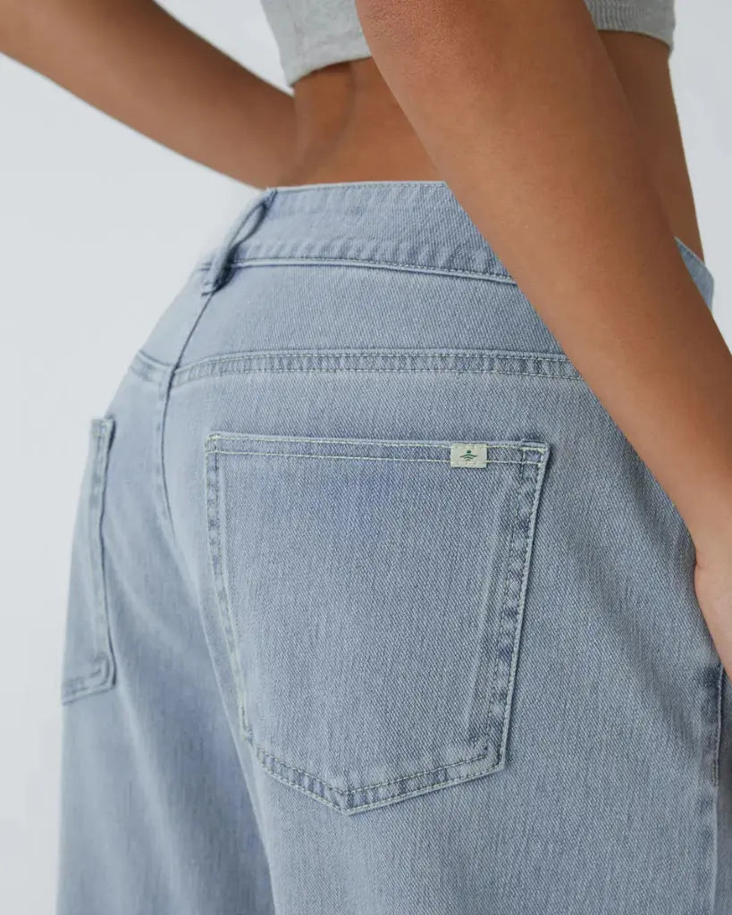 Low-Rise Comfort Jeans