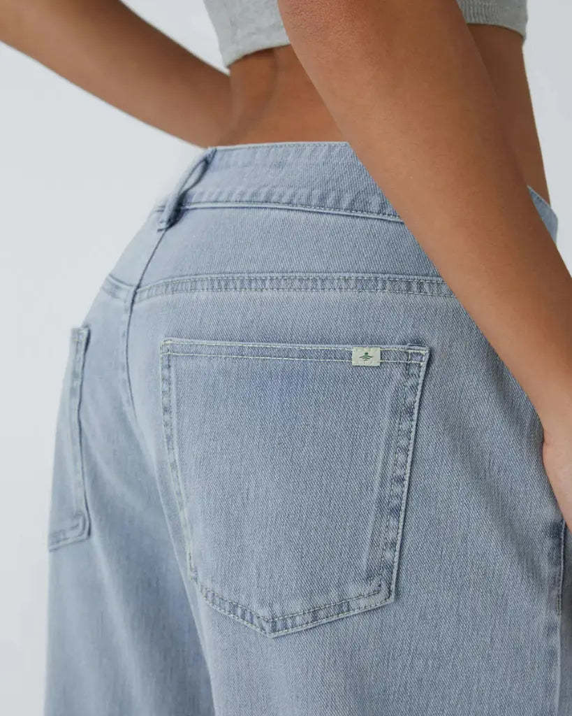 Low-Rise Comfort Jeans