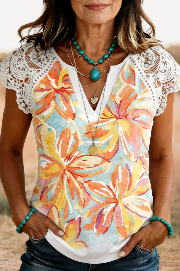 Color Block Floral Lace Paneled T-Shirt